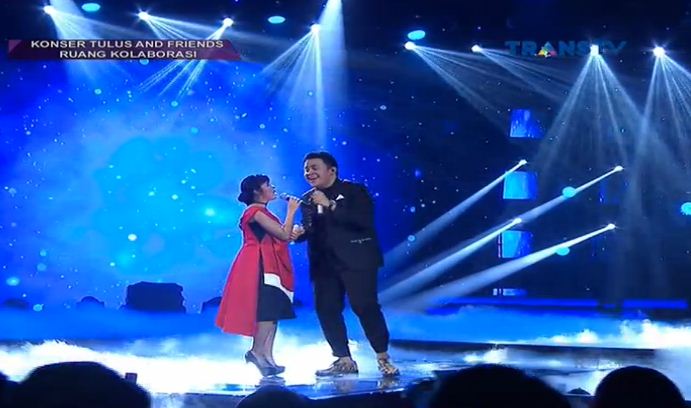 Jangan Cintai Aku Apa Adanya - <a href="/tulusm/">Tulus</a> ft. Yura Yunita #KonserTulus