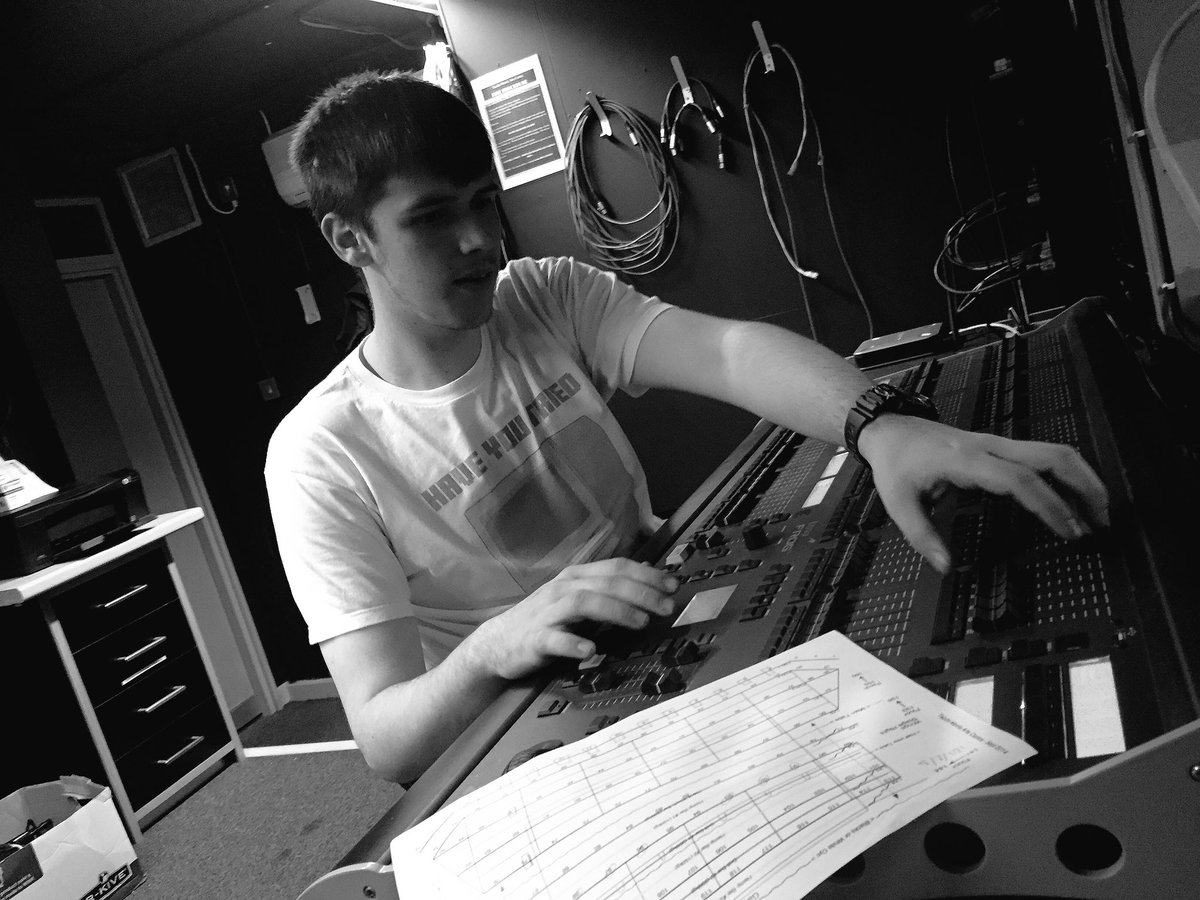 TMAC_TechTeam's tweet image. #TechApprentice @Tom_Froom busy sorting the lighting for @petefirman who arrives later. Still tickets on the door for TV hottest magician