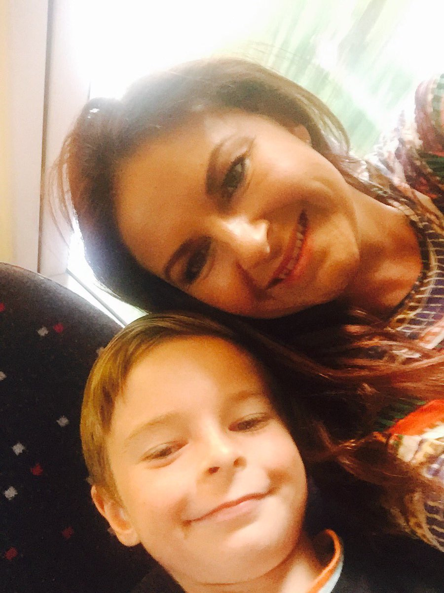 VickiLee28's tweet photo. Train trip with the boy to go meet daddy up town 😀❤️🇬🇧 https://t.co/PR2AIjCQuj
