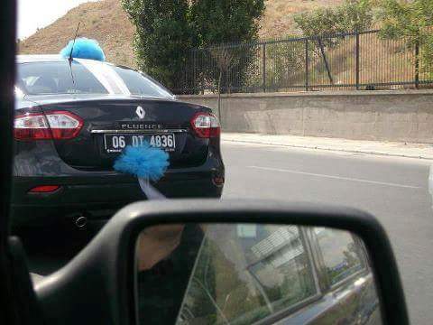 Resmi hizmete mahsustur !!!
Çünkü araç da, benzini de milletin emeğinden kesilen vergiler ile alınmıştır...
Ama hukuk devletlerinde...