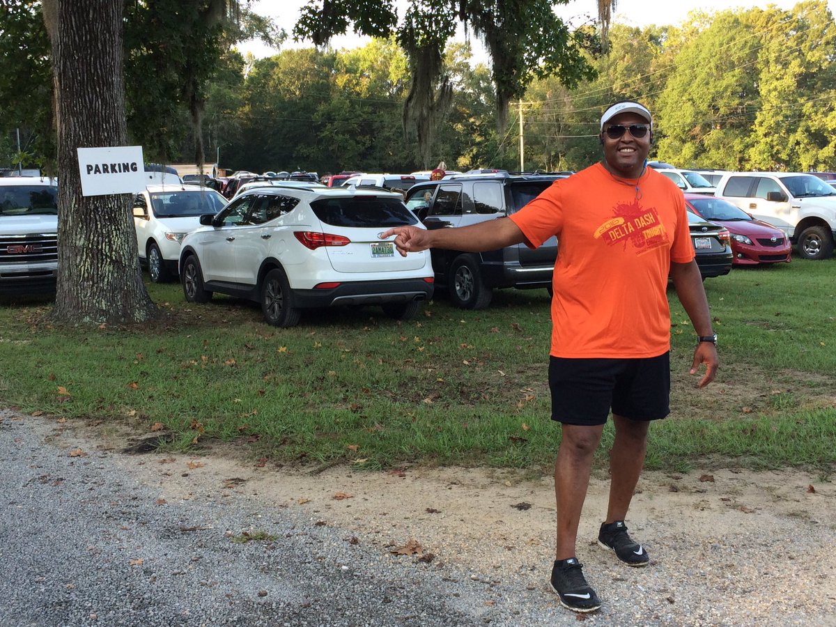 DeltaDash's tweet photo. Parking lots are filling up! Nearly 600 runners are taking the #MudRun course at #DeltaDash2016 https://t.co/idvQ6FIaUR
