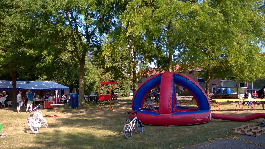 Chrisintermaris's tweet photo. Buurt vereniging #vijfmaster viert vandaag ook #burendag
Wat een gezelligheid 😎
#Purmerend
#Wheermolen https://t.co/ypysNfZnkm