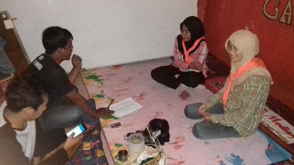 MapalaGarjamara's tweet photo. Diskusi bareng pendiri mapala garjamara UPI  sumedang bersama Anggota Muda Garjamara @LfcHermawan @yadinugraha028 https://t.co/8SmUqdtdDY