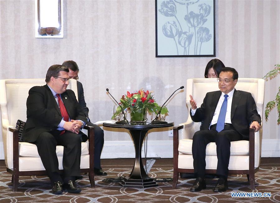 cgtnturk's tweet image. Li Keqiang Montreal belediye başkanıyla görüştü. #LiKeqiang #Montreal #DenisCoderre ow.ly/NndB304wtHv