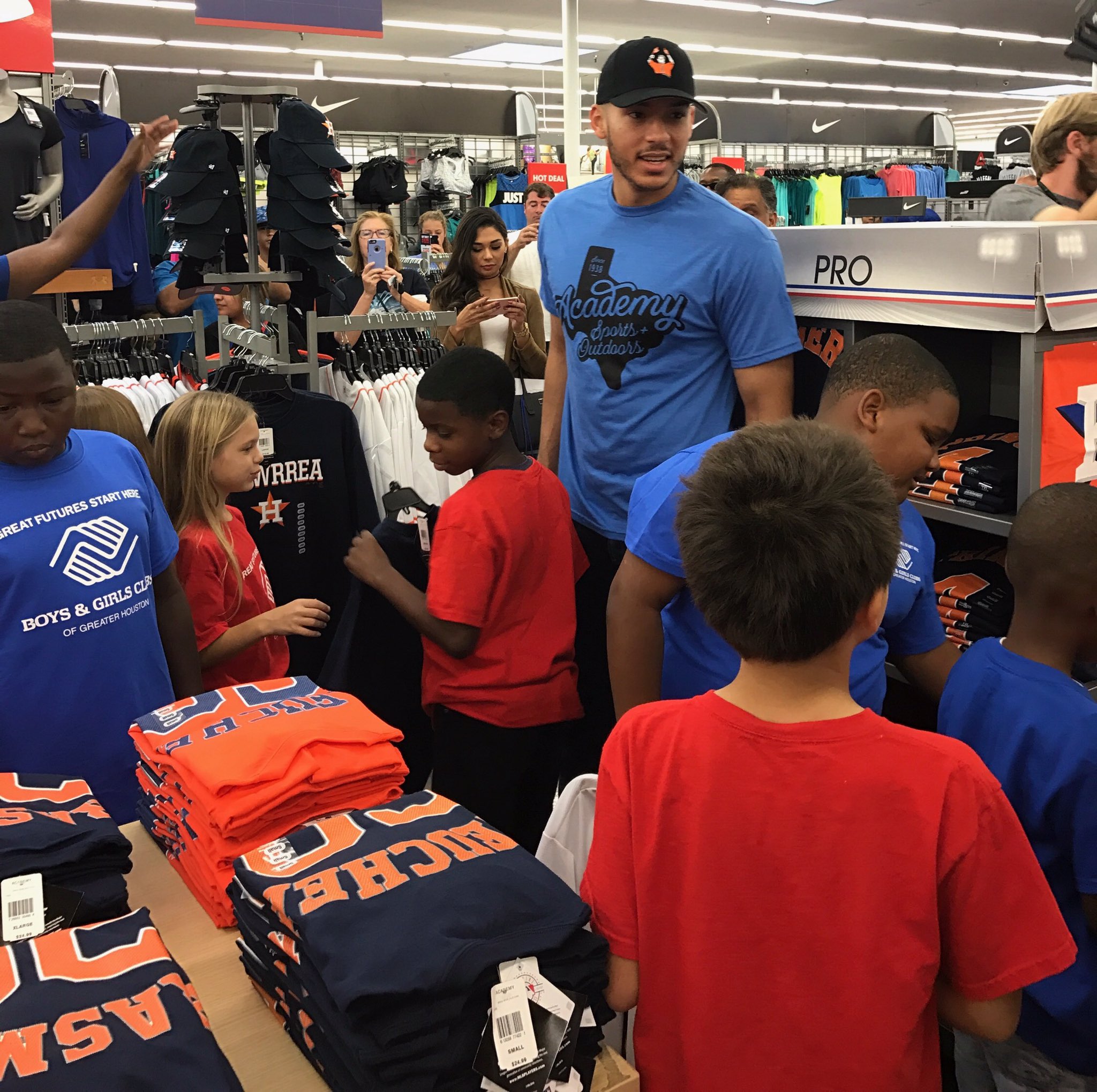 Houston Astros take kids on shopping spree at Academy Sports and Outdoor