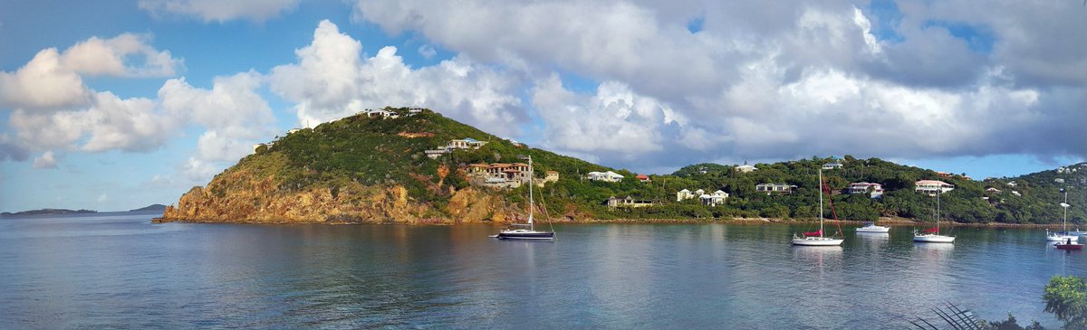 Want this view? Two upcoming weeks avail at this waterfront villa in Chocolate Hole. Kayaks/paddleboards/snorkel with water access! 🌴🌞🌊
