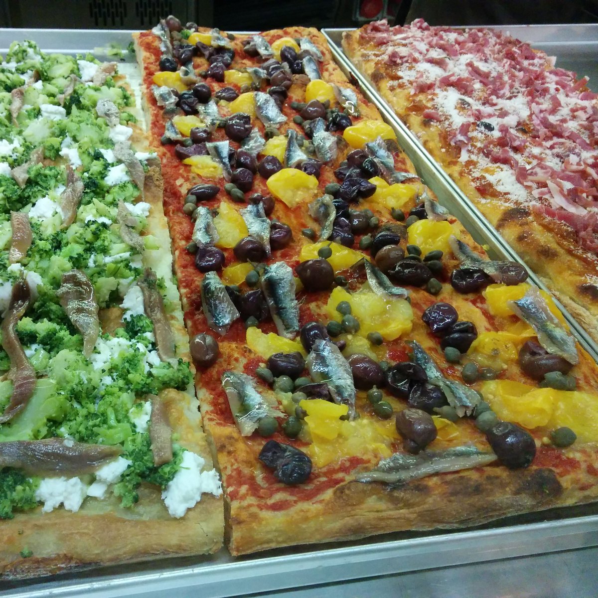 SgnamTweet's tweet image. A una #pizza così tu resistere non puoi! Scopri i fantastici gusti di @ofioremio su sgnam.it 🍕😍