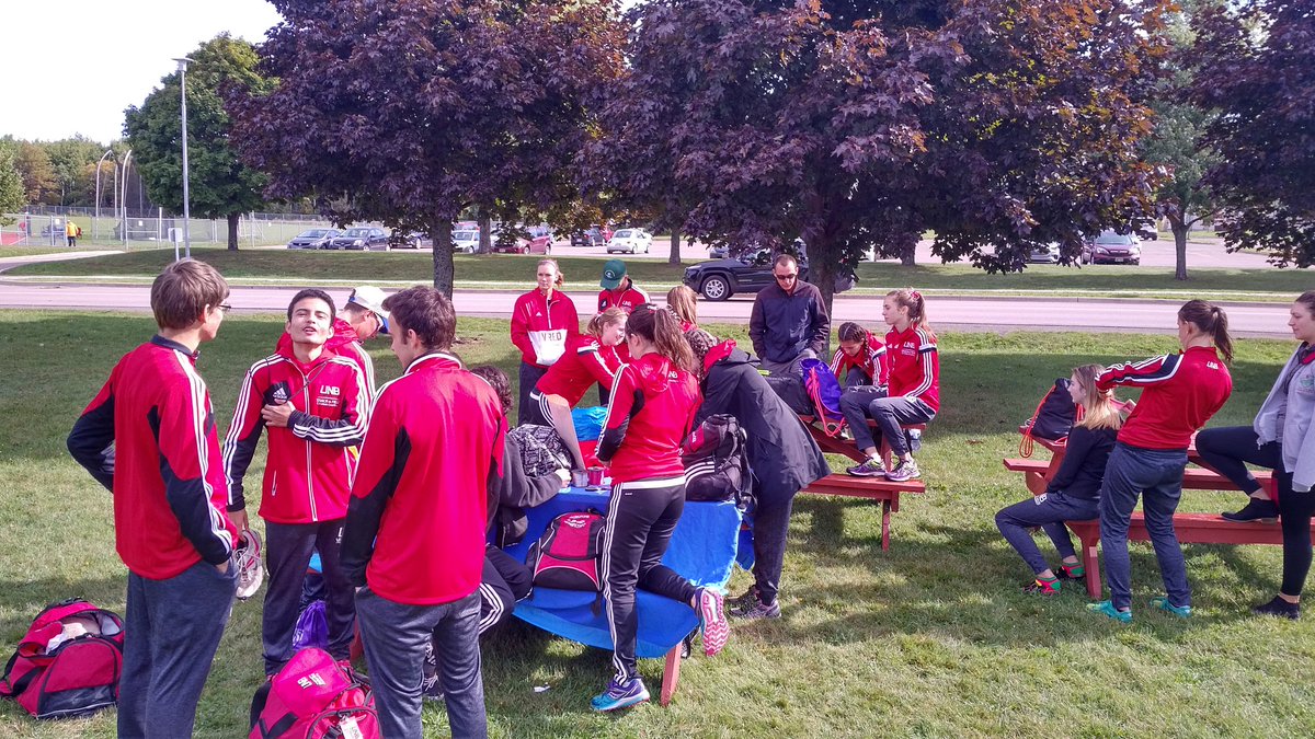 UNBXC's tweet photo. At UdeM for the 2nd AUS meet of the season. Let's go @VarsityReds @UNBTrack #IamVRed https://t.co/RAqGP7gAWN