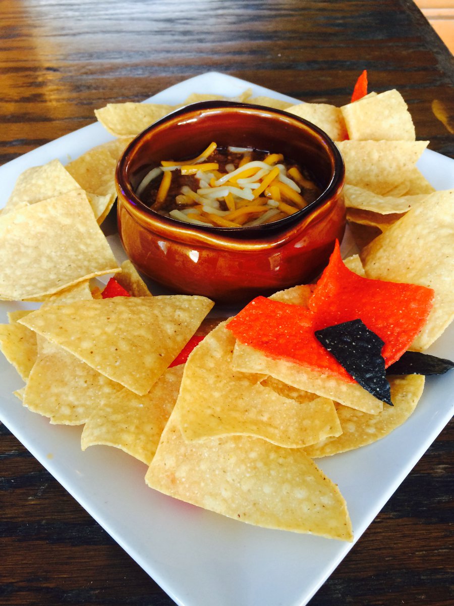 ObrionsPub's tweet photo. Fall is here! 🍂It’s time for Chili. Come to your favorite pub for your favorite fall foods. #chseats https://t.co/dqOo1h2eIp