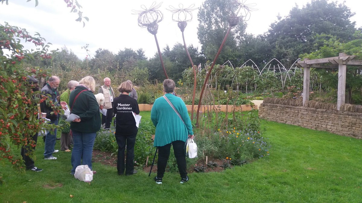 GOComposters's tweet photo. Blooming marvelous talk on bees from @JCGardener at the Bee Border @gardenorganicuk #GOconf16 https://t.co/El1F5VcRwQ