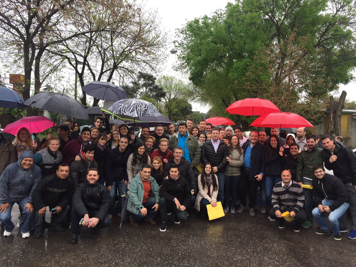 gfchumpitaz's tweet photo. Un gran sábado en Parque Field #Rosario Cambiando Argentina #EstamosCerca https://t.co/cFBYZr3eV5