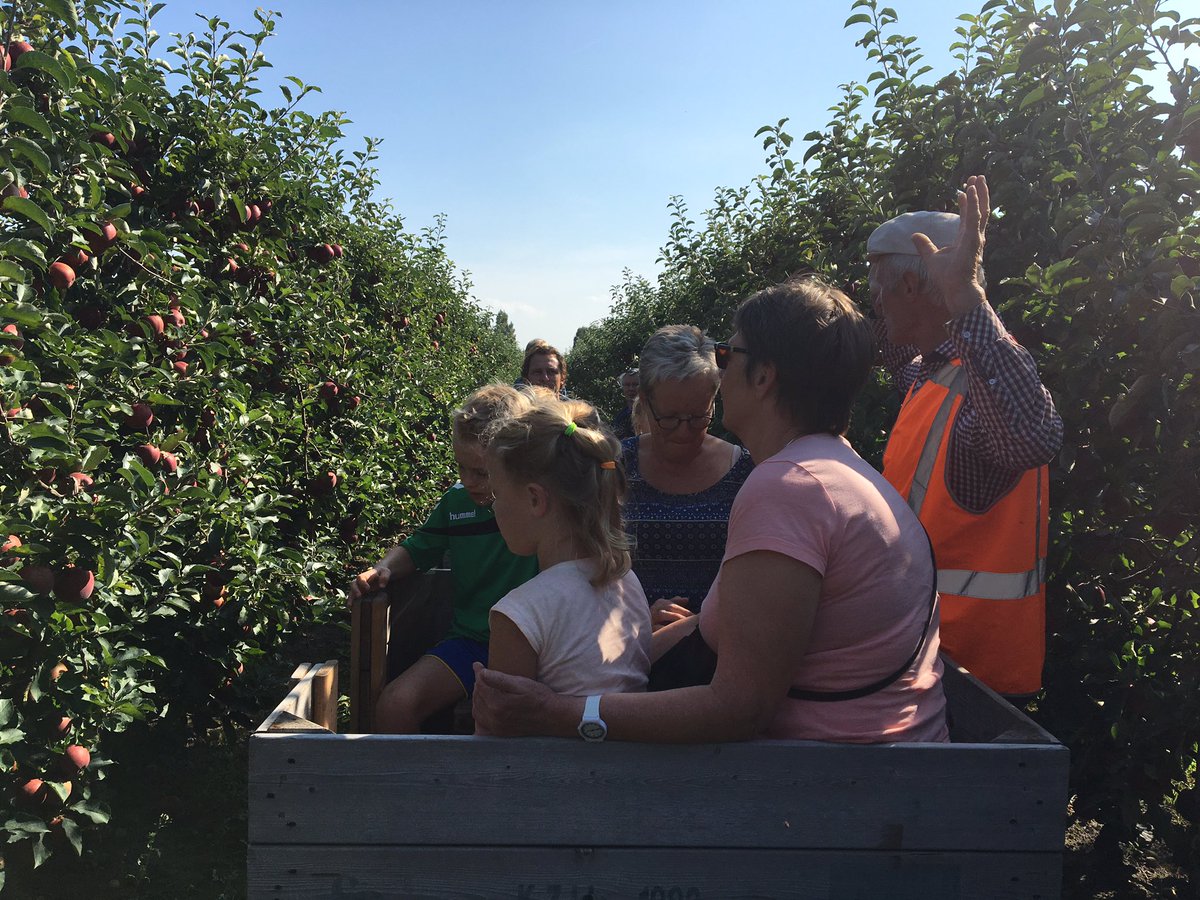 Ritje door de boomgaard bij <a href="/VinkFruit/">Vink Fruitboerderij</a> 🍏🍎🍐