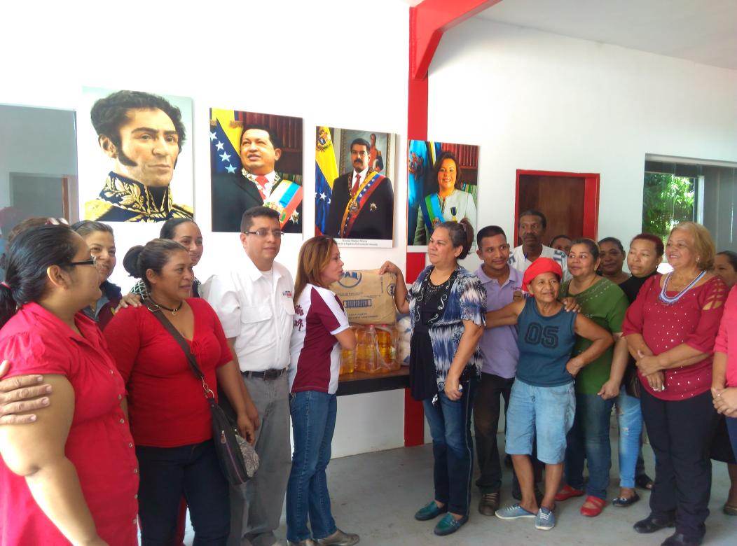wabinokoida's tweet photo. #HOY Empanaderas deltanas agradecen a @GobLizeta y @wabinokoida por gran operativo de productos a precios justos! https://t.co/xi3bBg09Zq
