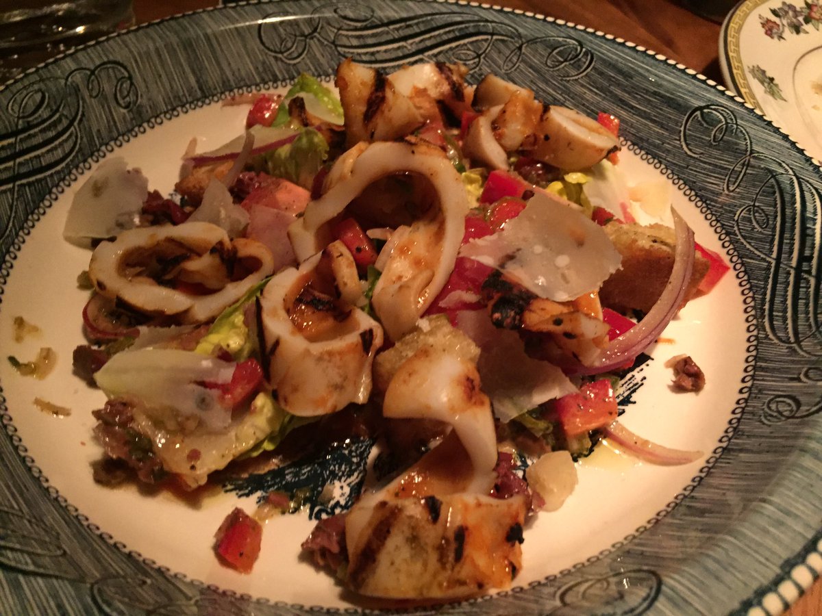 Last night at Parm by <a href="/LucillesOyster/">Lucille's Oyster</a>: grilled calamari with beautiful charring. Hands down one of our favorite new spots in 2016. #montreal