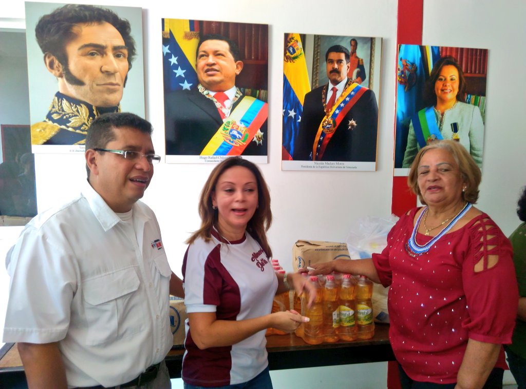 wabinokoida's tweet photo. #HOY Empanaderas deltanas agradecen a @GobLizeta y @wabinokoida por gran operativo de productos a precios justos! https://t.co/xi3bBg09Zq