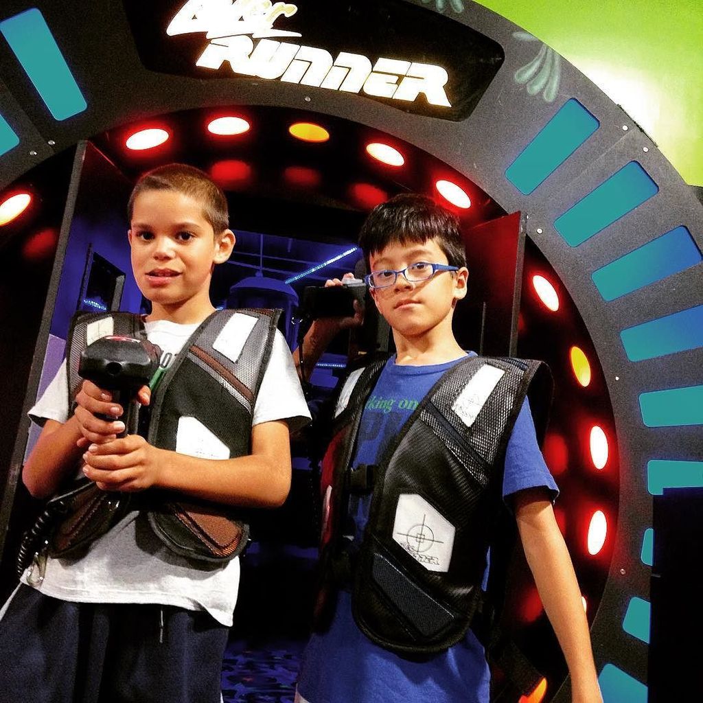 ArtOfMeng's tweet image. Happy 11th birthday to a very special kid! #battlegroundz ift.tt/2detx9g