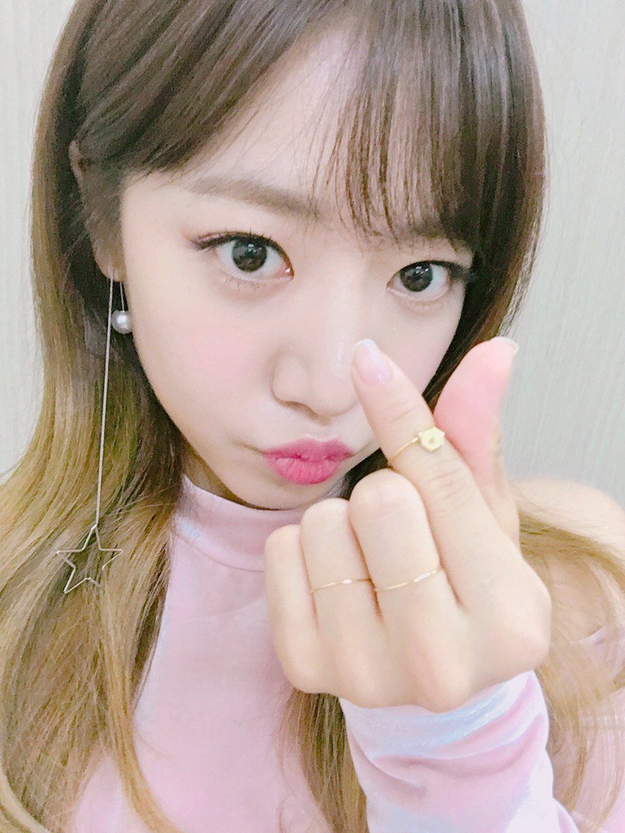 Apink_2011's tweet photo. [#남주] 오랜만에 우리 팬더 앞에서 노래하니까 어찌나 떨리던디..ㅎㅎㅎ 와주신 여러분께 감사드려요!! 못오신분들도 쪼금만 기다려어~ㅎㅎ
늦은밤까지 함께해줘서 너무 고맙고 조심히 집 들어가셔요!
내가 설렐수 있게 해줘서 늘 고마워!!
잘자요~ 하투 https://t.co/90PnwTtMc1
