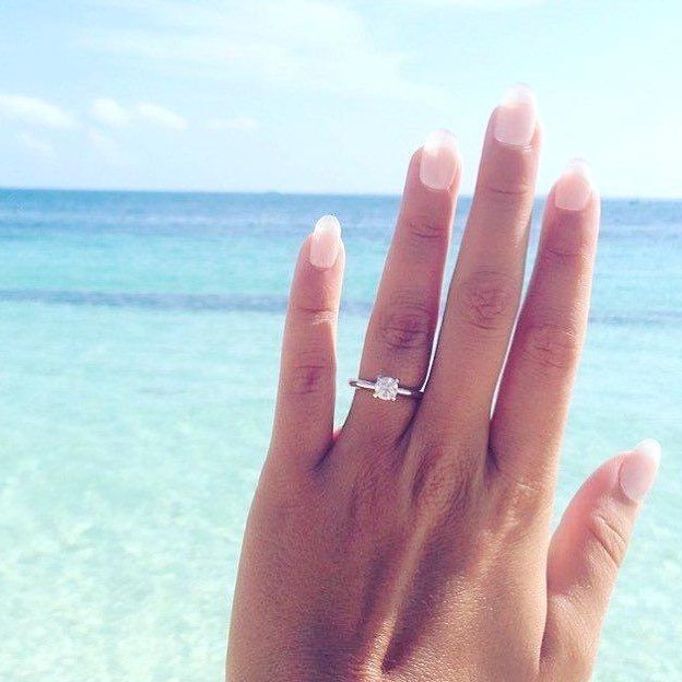Oh, happy weekend! ❤️ Via <a href="/ringselfies/">RingSelfies</a> Soaking in the last bits of warm 🌞 summer weather b… bit.ly/2deyXkC