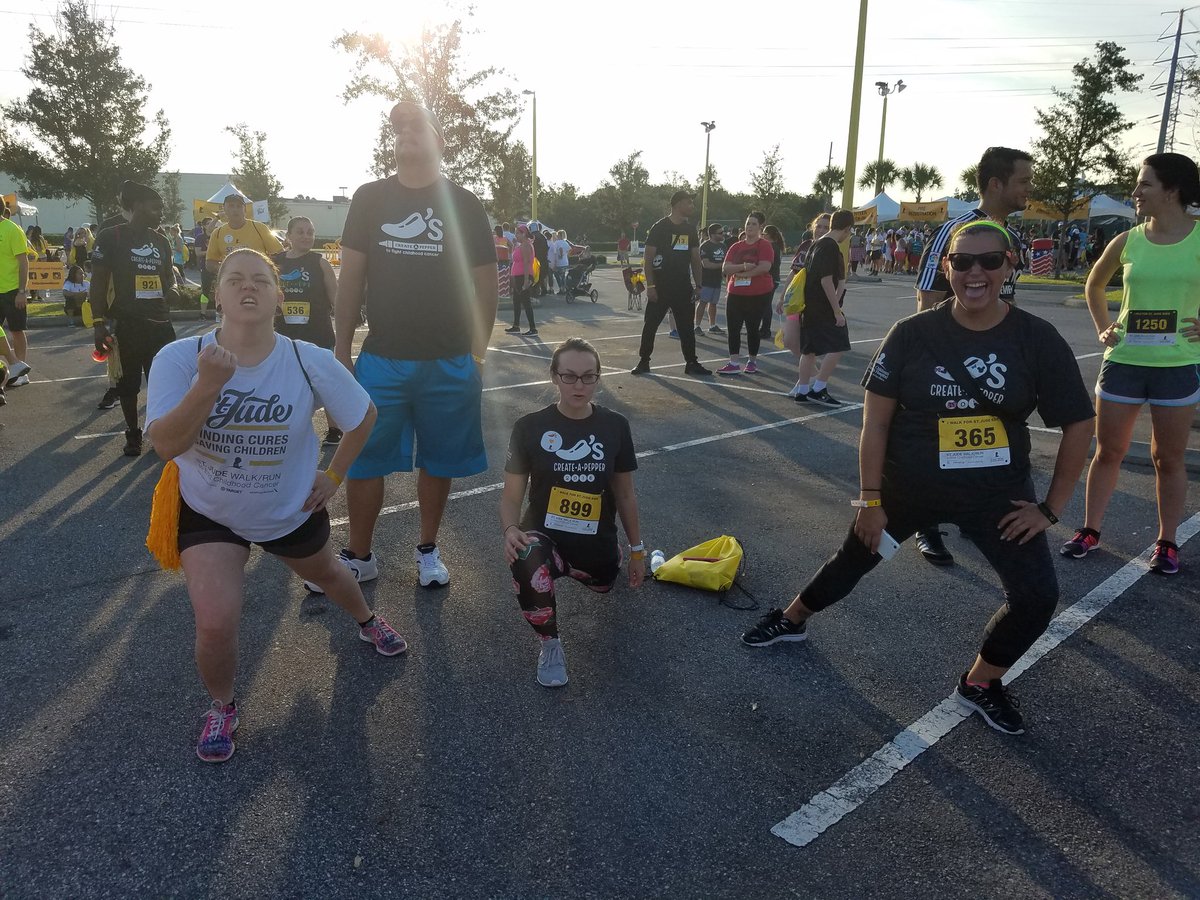 beckyfrz's tweet photo. #StJudeRunwalk #chilislove https://t.co/gFFsP8uarv