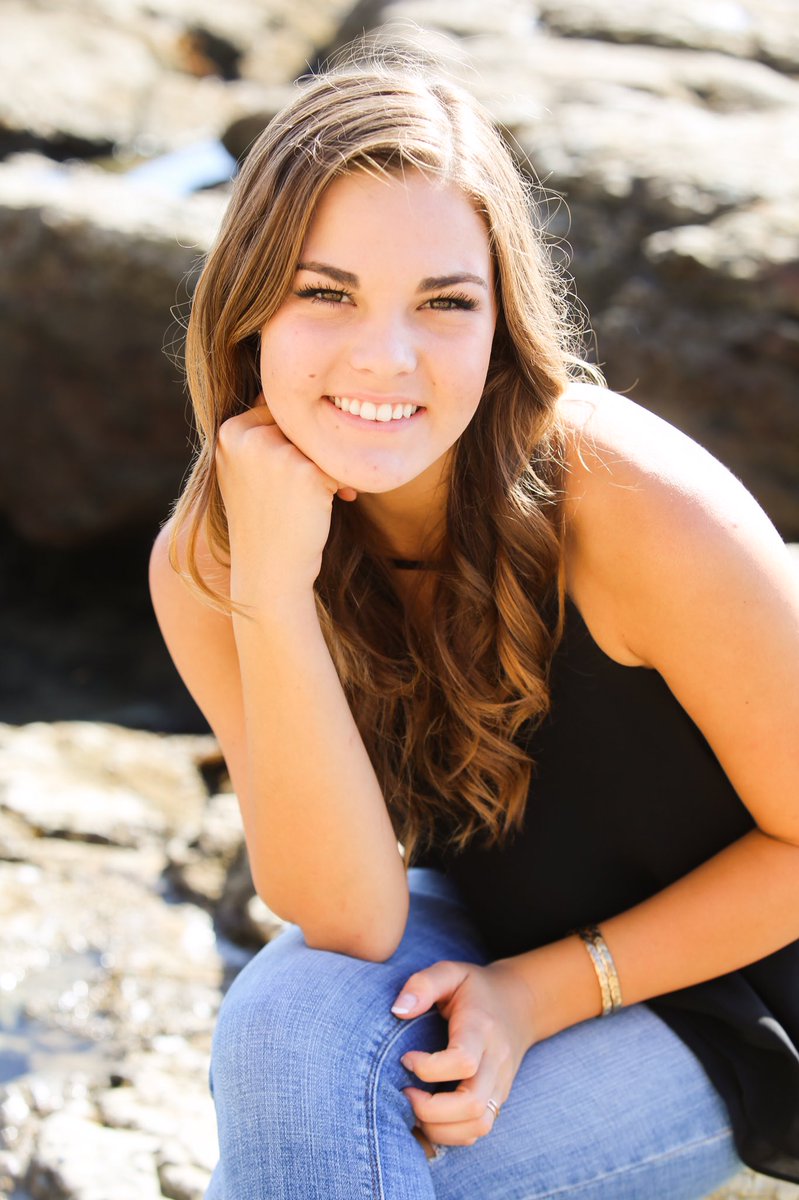 ashtendibbs's tweet photo. another #seniorpicture post for your feed :) https://t.co/0UaBNMzOUb