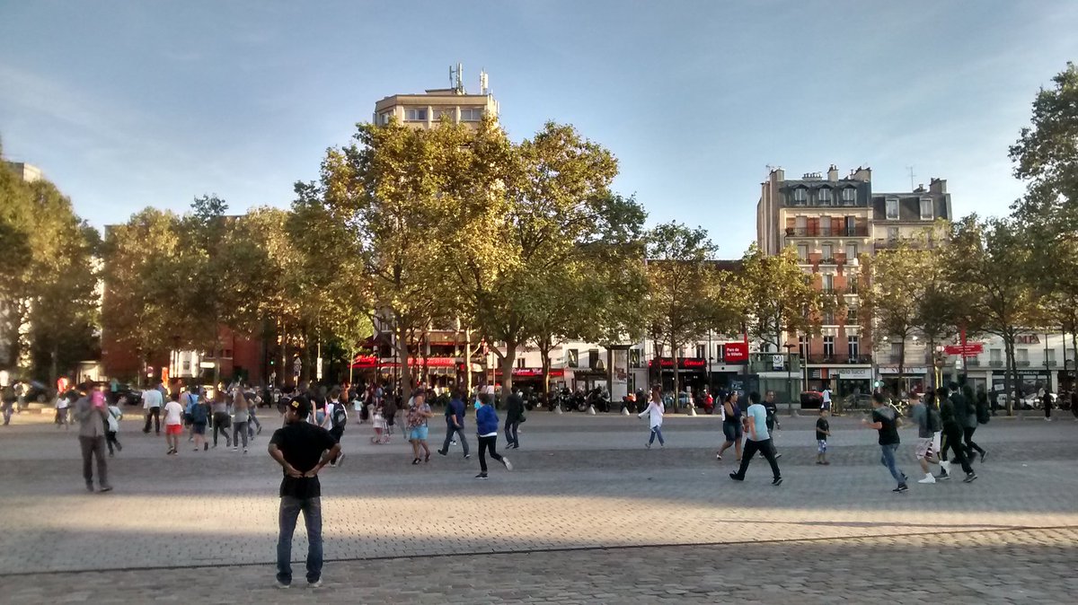 postscriptumV's tweet image. Sommes-nous devenus fous ?... #PokemonGO #laVillette