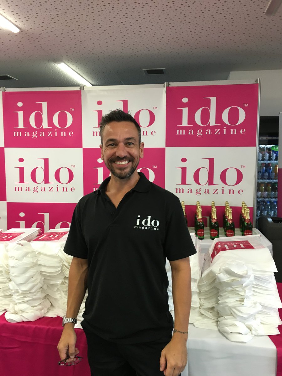 idomagazine's tweet photo. Here are your friendly Ido faces here to help you with your stand set up.See you soon! #idoderby16 #weddingshow https://t.co/9I15qjuGiU
