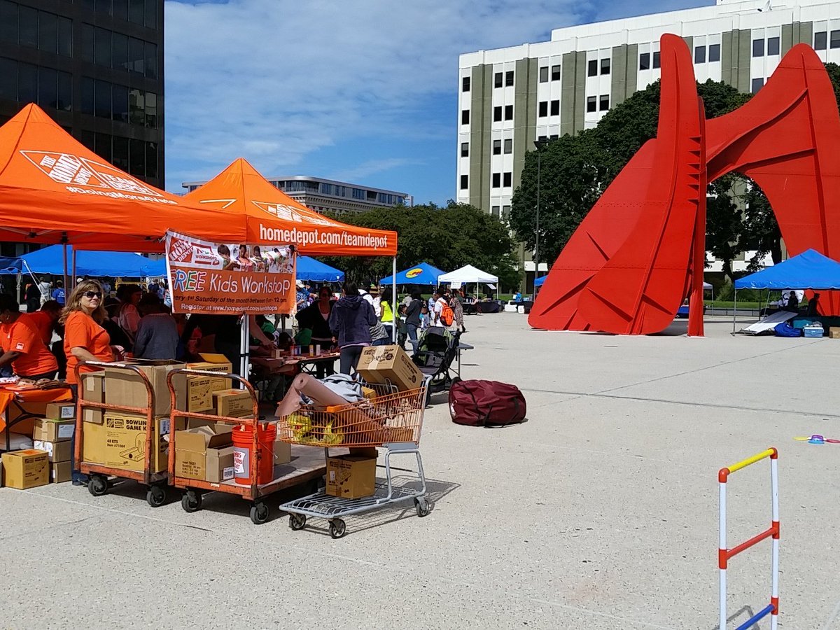 Come on down to Calder Plaza for Art prize Kids Workshop! # art prize #teamdepot