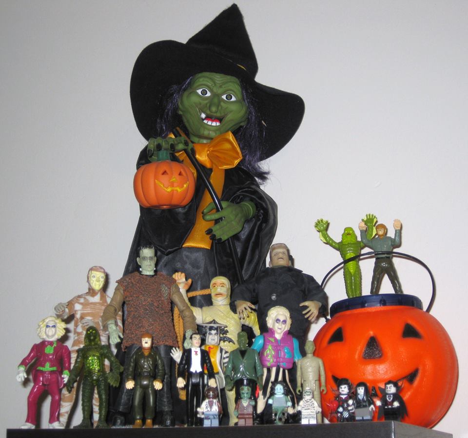 cult_flashback's tweet photo. #CultFlashback #Halloween #Beetlejuice #Frankenstein #Dracula #Mummy #Wolfman #Witch #Creature #UniversalMonsters #VintageHalloween #Toys https://t.co/5mNigmsmV0