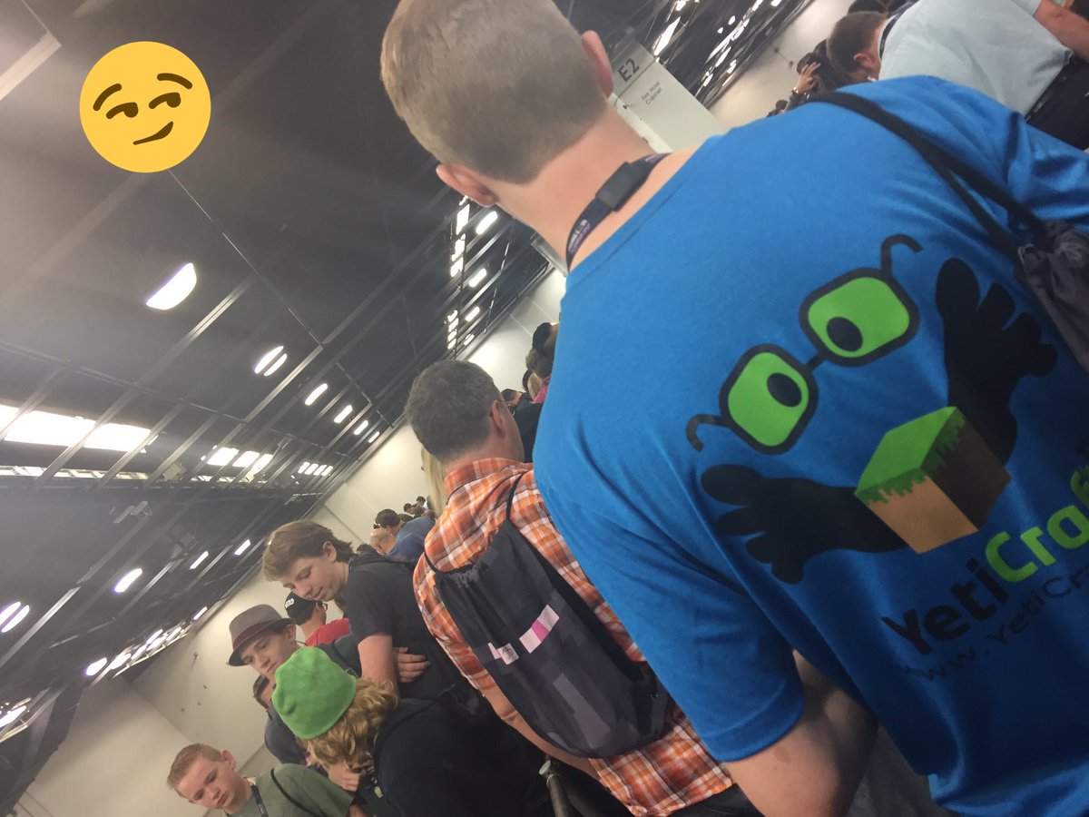 panda_life_101's tweet photo. Hmmmm wonder #Minecon2016 #YetiCraft https://t.co/1mpREe9pBD