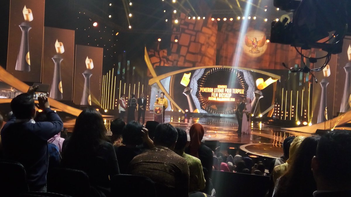 riyardiarisman's tweet image. Reza Rahadian ! My Stupid Boss... Congrats 👍
@ffb87 @ffbcomm_ #FFB2016  #KopiersDukungFFB2016