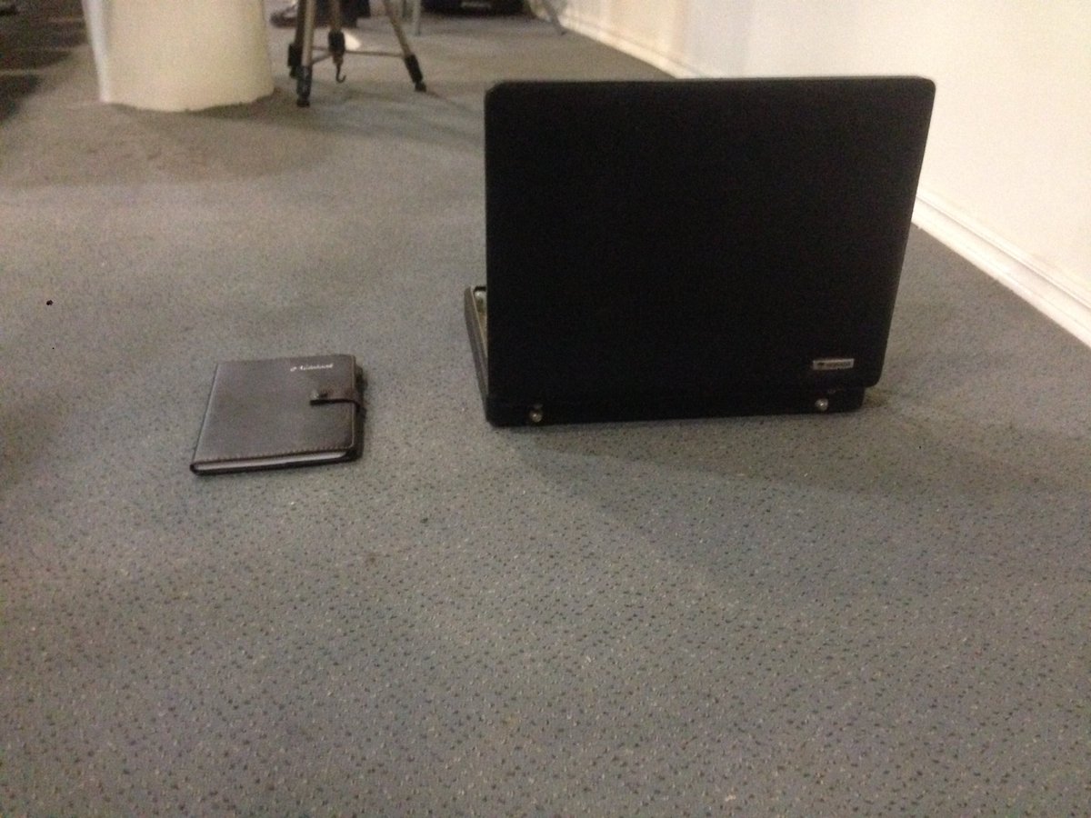 KhiderJr's tweet photo. Breaking news: image proving the suggested connection between #TheNotepad and the briefcase from Pulp Fiction https://t.co/mJfb4G8ljr