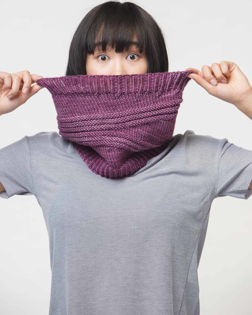 knittingvortex's tweet image. Welts Apart Cowl from #KnittingShortRows uses Japanese SRs in the round to shape garter welts and wedges. buff.ly/2dex0o8