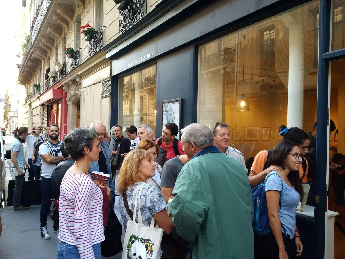 GalerieBarbier's tweet photo. Enki #Bilal en pleine séance de dédicace cet après-midi à la galerie. #graphiteinprogress #EnkiBilal https://t.co/IRQEyKgpgc