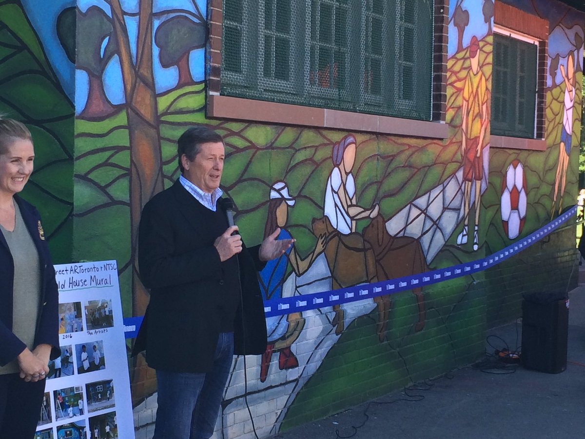 On hand for unveiling of <a href="/Artbarn_School/">Artbarn School</a>'s mural at Eglinton Park. Looks great!