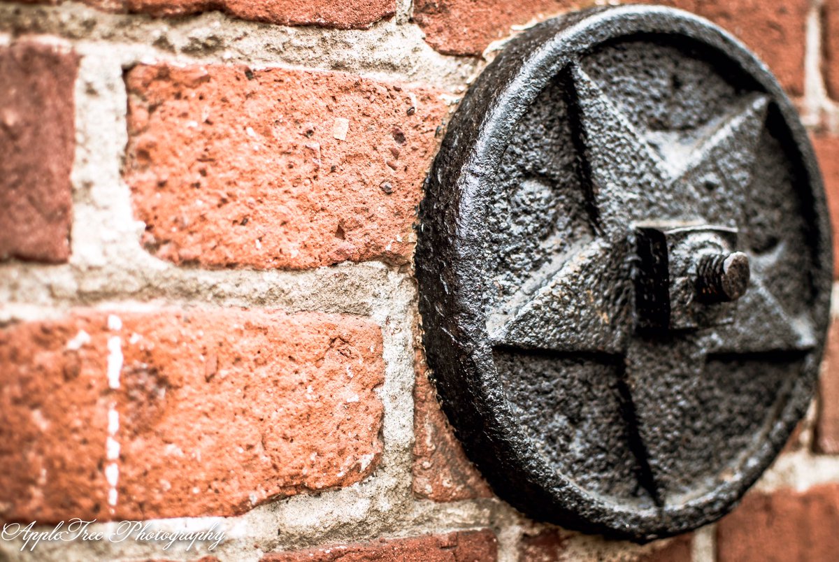 AppletreePhotos's tweet photo. Wall Star (Golden Spiral Composition) #sanfrancisco #dslr_photography #pier39 #ornament #compositionrules #goldenspiral https://t.co/ybNLclLbTE