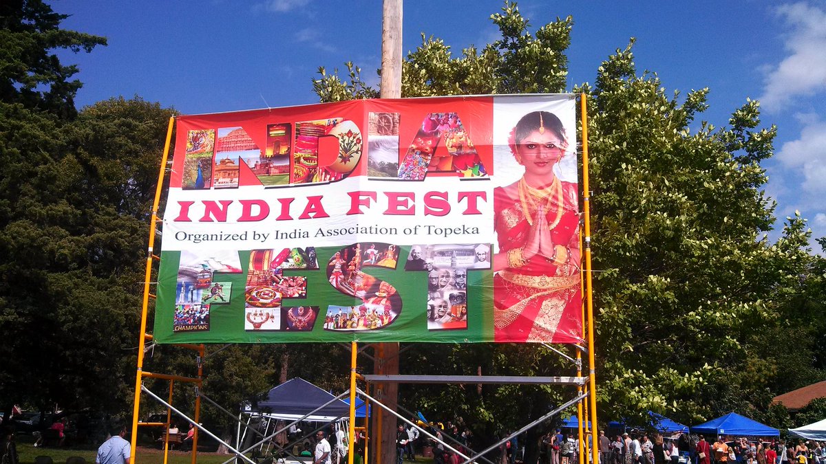 Fest at Gage Park: sch.mp/fXimY - RT <a href="/thespottedguy/">Keith Horinek</a> India Fest at Gage Park going on now.