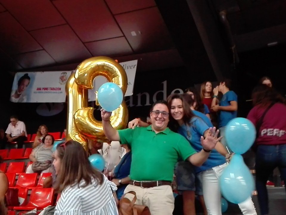 FallaCrtaEscriv's tweet photo. María, ací estem! Escrivà sempre amb tu! #TodoAl13 #Eleccio17 https://t.co/kjavnKBIfb