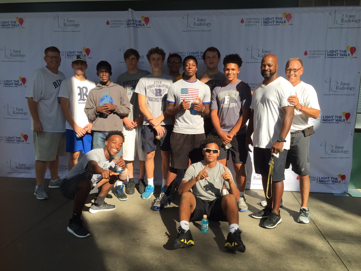 CoachErikLink's tweet photo. Feels great to serve! Especially with my Rider Family! #LightTheNight #RiderService https://t.co/XFfdtgp4gS