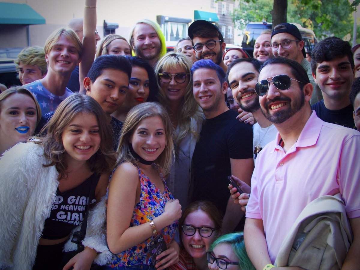 as promised! here are some of my angels and animals patiently waiting outside of the venue all day LOVEU❤️