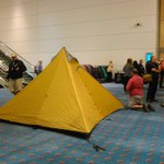 アメリカの地質学会の会場で撮られた写真がヤバ過ぎる...これはキチガイだわ!
