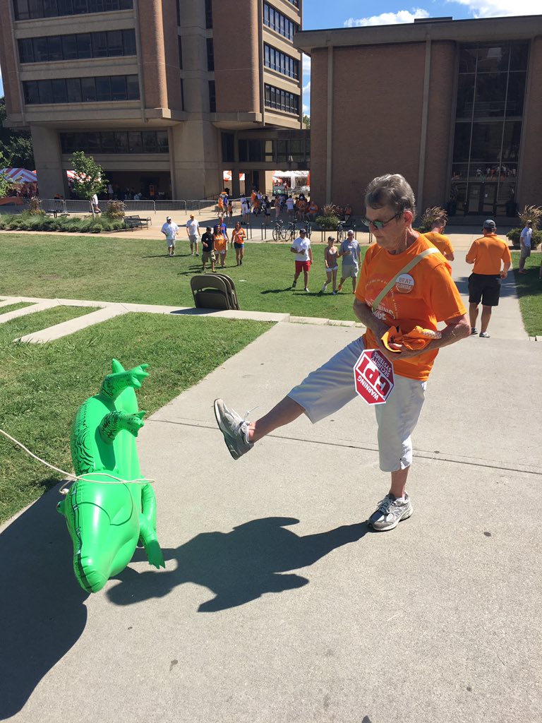 Morgannnjoness's tweet photo. vols the first half vs the second half https://t.co/0zBzZsaiA8