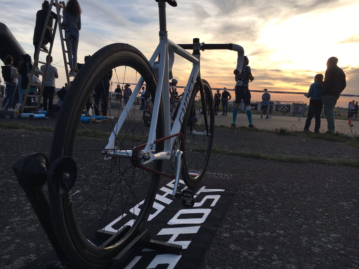 MtbAnne's tweet photo. Wonderful time today racing a fixie during the #8barcrit in Berlin✌🏻️😊 https://t.co/O4Z96aTr67
