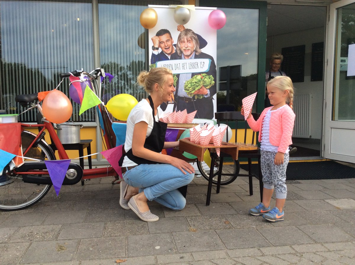 <a href="/vullenofvoeden/">Vullen of Voeden</a> Proeverij bij <a href="/Overwetering/">Sc Overwetering</a> <a href="/BewusteKantine/">De Bewuste Kantine</a> <a href="/wilfredgenee/">Wilfred Genee</a> @voetbalinsid overwetering.nl/1/513/proeveri…