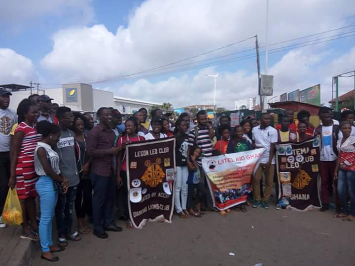 aleserAid1's tweet photo. Thanks to all who joined us on NationalVolunteersDay to feed a street child infront of the Accra Mall. #Nvday2016 #ghanaLeoClub #LintelAid https://t.co/NmXyc4QhUd