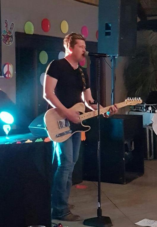 gabiweck's tweet photo. Rocking with @raydylanrocks tonight! 
Awesome private party! https://t.co/yECxr0OvvC