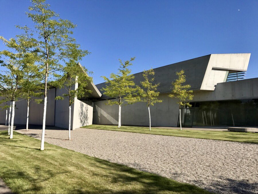 Chez_Fee's tweet photo. Wandern zwischen Wein und Design. Das war ein interessanter 2-Länder-Samstag!

#Rehbergerweg #24stops #Vitra #Design #Riehen #WeilAmRhein https://t.co/daWQcmMCQF