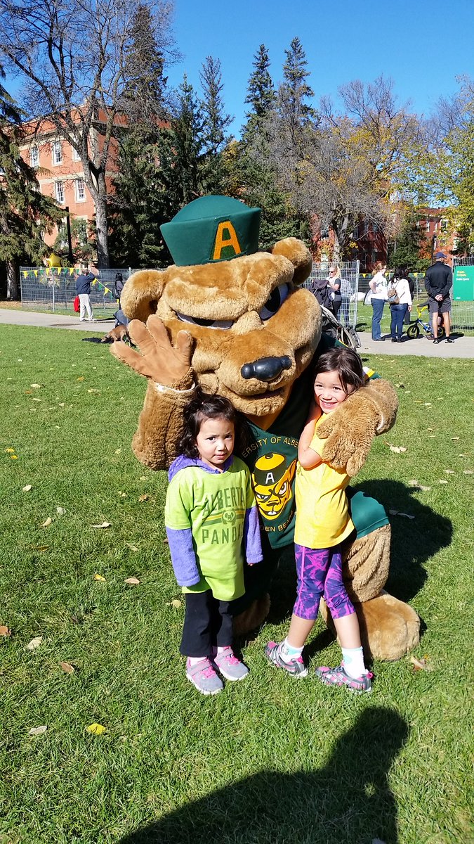 MChow2013's tweet photo. Thanks @UAlbertaAlumni for the gr8t family fun activities @UAlberta QUAD! #AlumniWeekend #sweetgrassbear #guba #yeg #uofapride https://t.co/PYCSjyqMLG