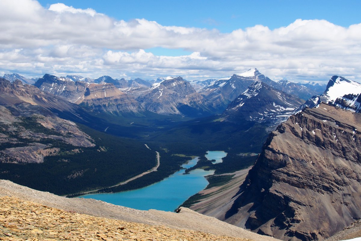 Beaver_Socks's tweet photo. What's better, above or below? - Bow Lake, Icefields Parkway #icefields #banff #peak #bowlake #yyc #rockies #explorealberta #jimmysimpson https://t.co/K3dJLkCosI