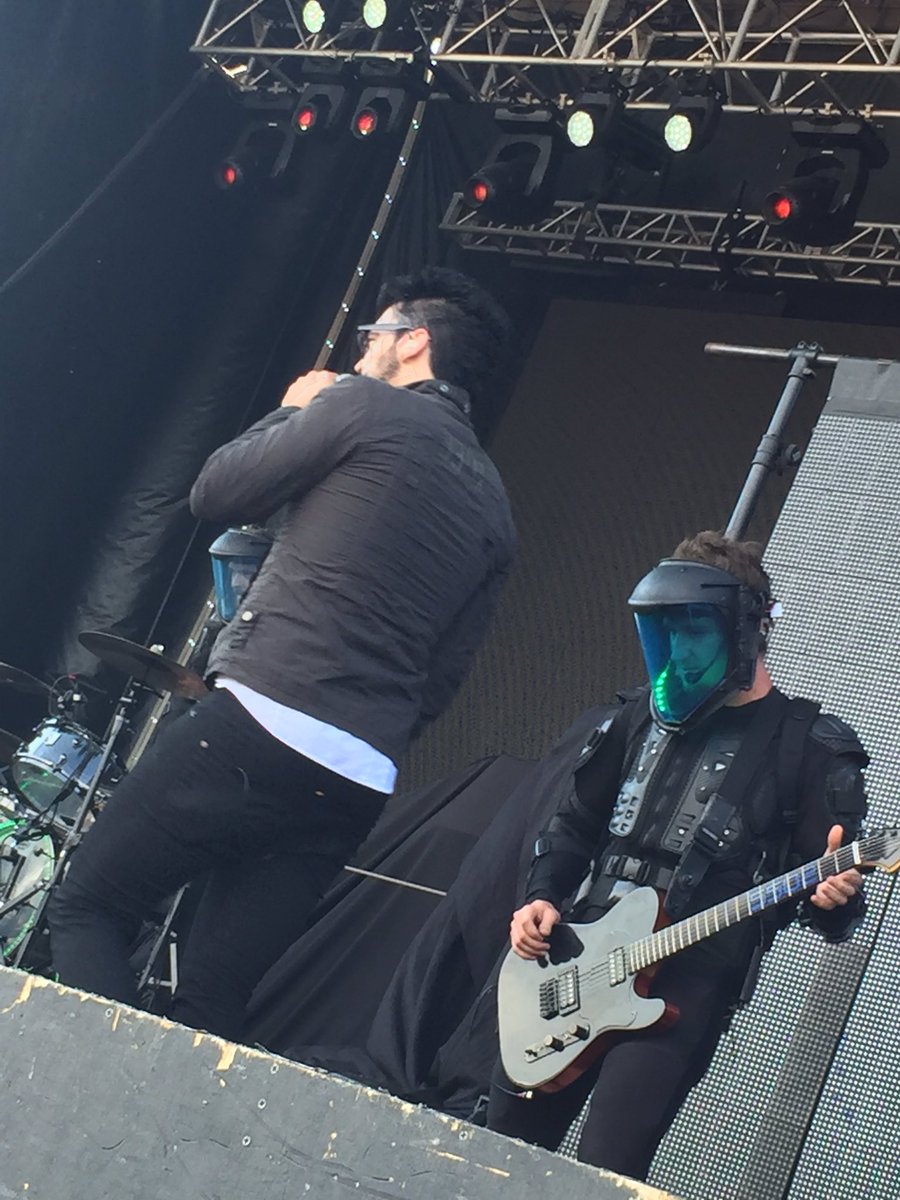 TexasMutiny's tweet image. 💥💥 @starsetonline killlllllling it at #TexasMutiny!!! If you're not at @TXMotorSpeedway, do you even like music?! 🤘🏻🤘🏻 get out here!!