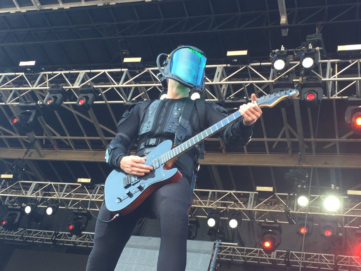 TexasMutiny's tweet image. 💥💥 @starsetonline killlllllling it at #TexasMutiny!!! If you're not at @TXMotorSpeedway, do you even like music?! 🤘🏻🤘🏻 get out here!!